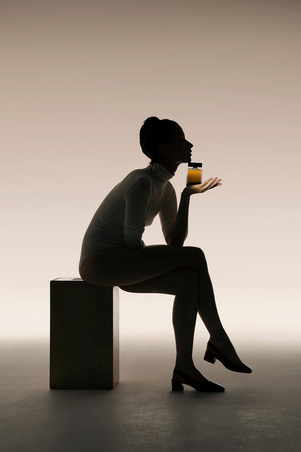 Perfume as a Mood Booster: Scents That Make You Feel Amazing